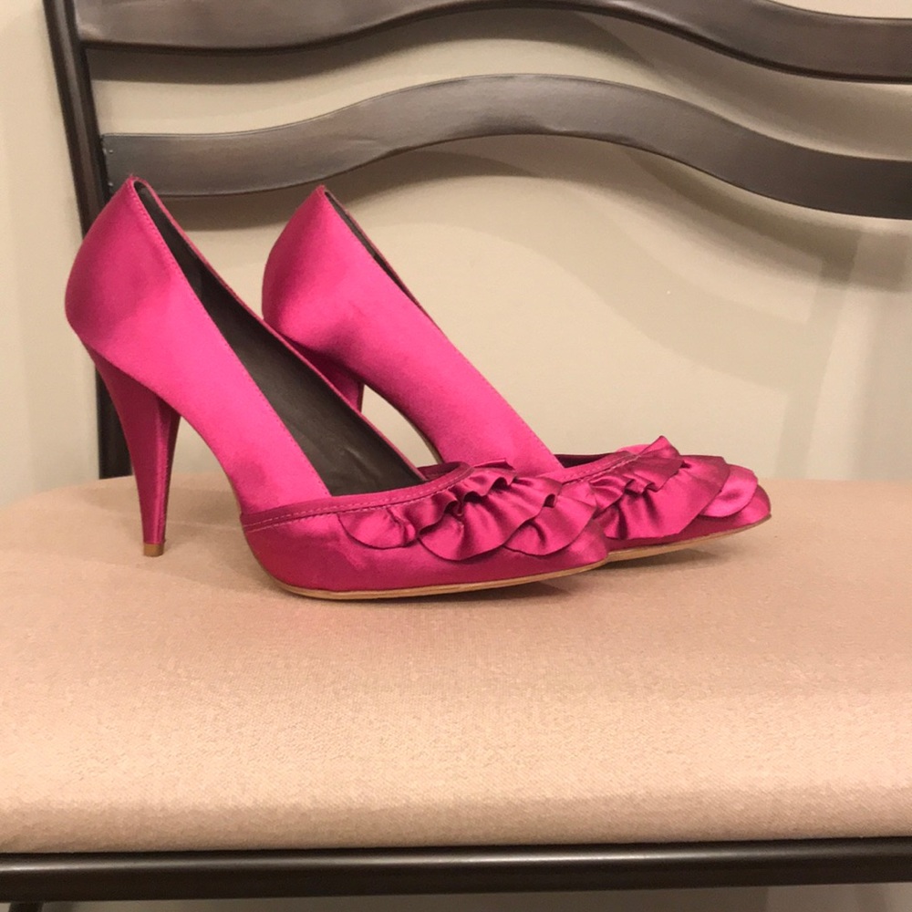 BCBG MAXAZRIA Sz 8 Satin Fuschia PUMP